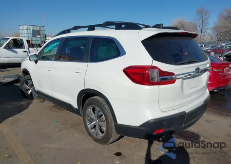 2021 Subaru Ascent Premium z USA, uszkodzony, nr VIN 4S4WMACD2M3462319
